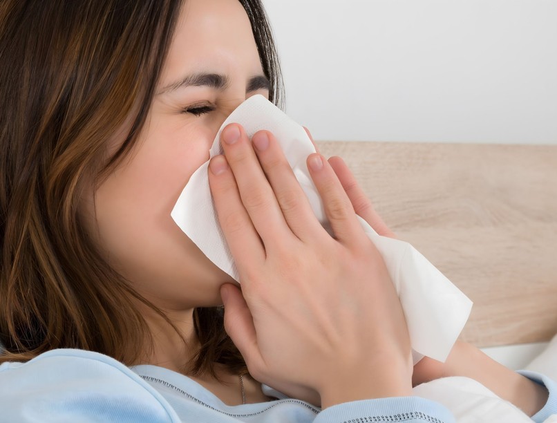 Visszatartott tüsszentés orvos válaszol