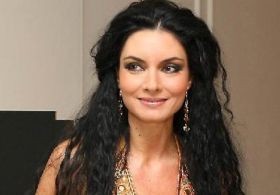 Gregor Bernadett titkai...