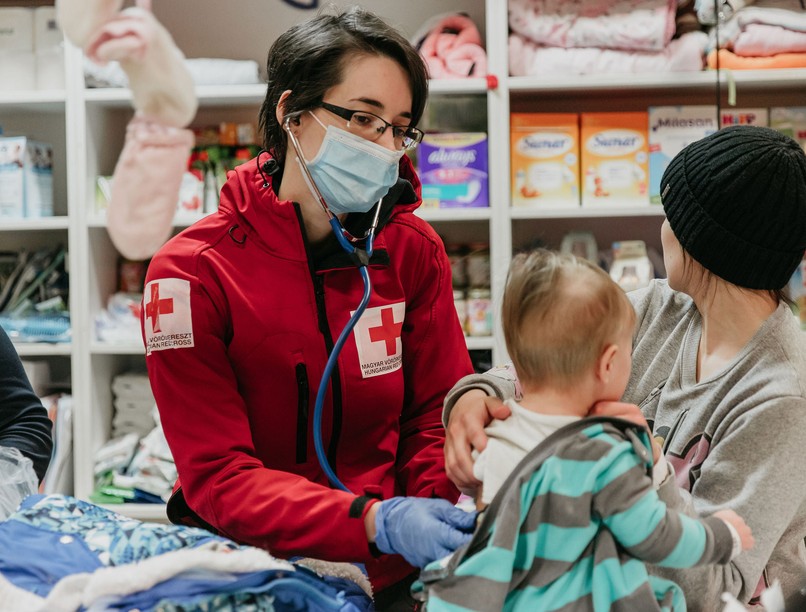 segítségnyújtás Ukrajna, Ukrajna, menekült, Vöröskereszt