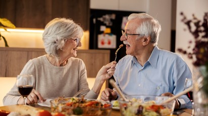 A kék zóna mese habbal! Ez a 10 hosszúélet-diétával kapcsolatos mítosz valójában lerövidítheti az életét! című cikk nyitóképe