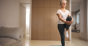  Teszt: az életkora szerint ilyen hosszú ideig kellene tudnia egy lábon állni 