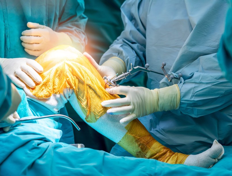 Szegedi Tudományegyetem robotsebészet térdsebészet hírek