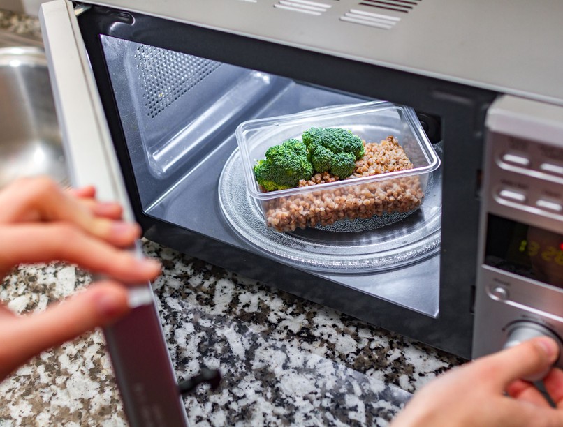 mikrohullámú sütő melegítés mikroműanyag