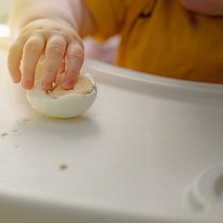 Ezt jelenti, ha zöldes elszíneződés alakul ki a főtt tojás körül című cikk nyitóképe