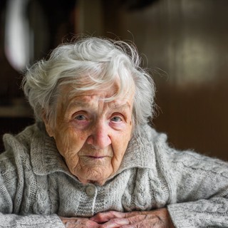 Tényleg megváltozik a szagunk az öregedéssel – nem a higiénia hiánya az oka című cikk nyitóképe