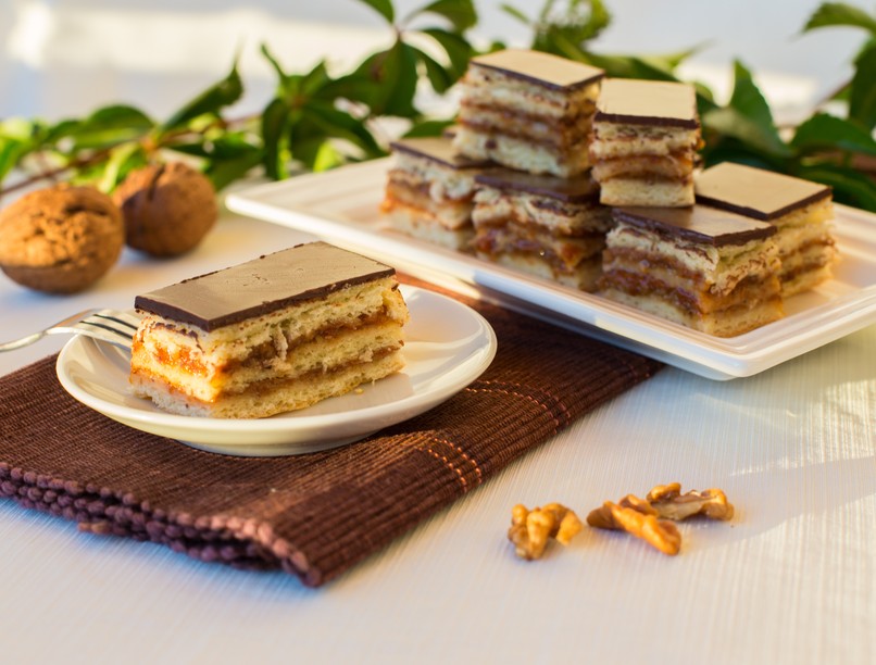 Zserbó szelet, sütemény, mit eszik az ország