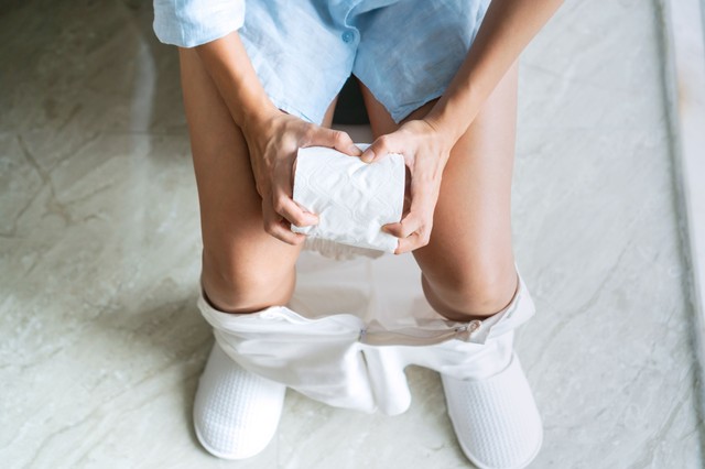 Fekélyes vastagbélgyulladásom van, véres a székletem, lehet, hogy daganatom van? Az orvos válaszol