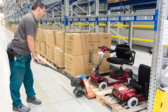 Több mint tízezer rászorulónak nyújt segítséget ez az adomány című cikk nyitóképe