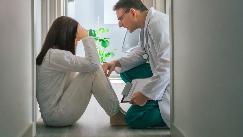 Ha a depresszió tünetei közül 5 legalább 2 héten keresztül fennáll, kérjen segítséget szakembertől!