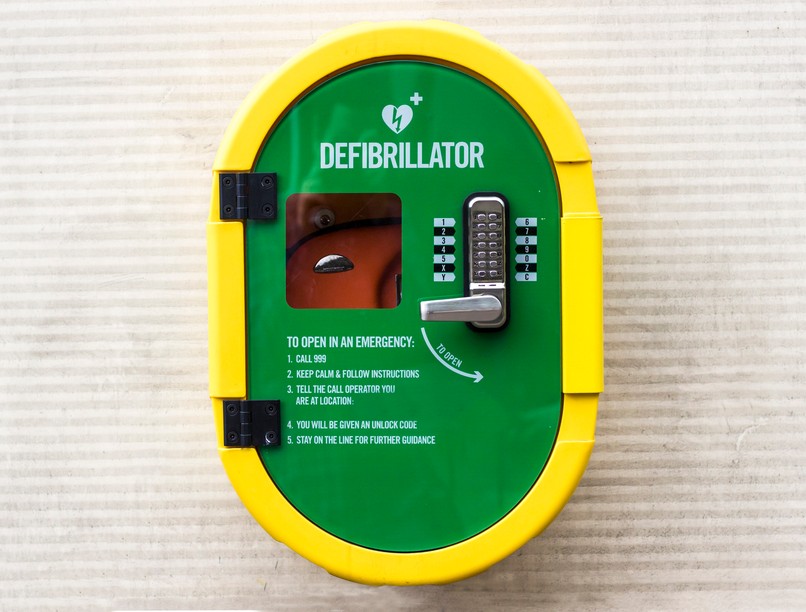 defibrillátor, óvoda, újraélesztés, szívmegállás
