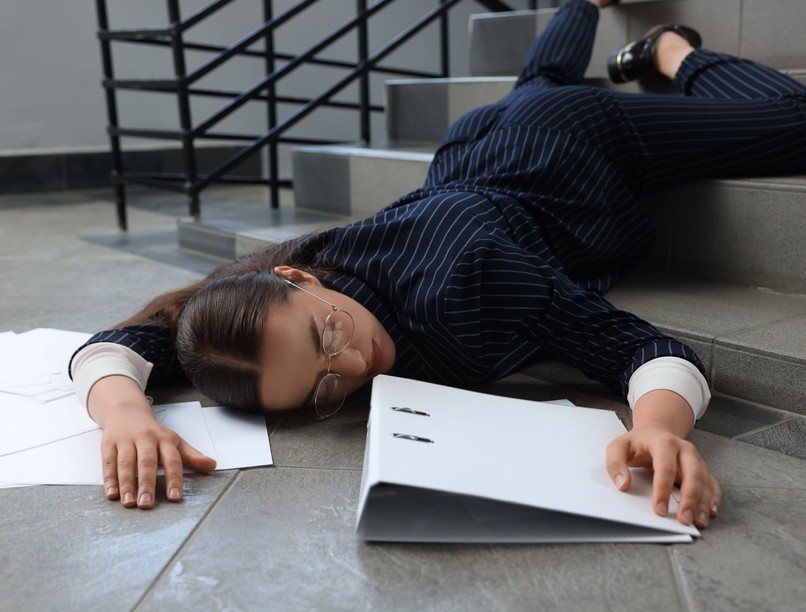 hírek főnök nő összeesett mentős magas vérnyomás munka