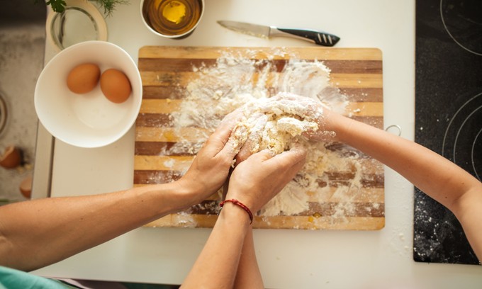 Receptötlet cukorbetegeknek: így készíthet sós-sajtos teasüteményt című cikk nyitóképe