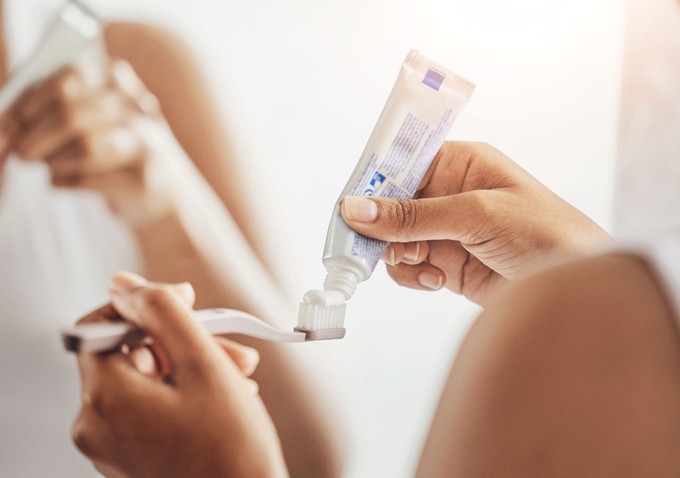 Soha ne tegye ezt a dolgot fogmosás során – az orvos szerint ezt a legtöbben elrontják című cikk nyitóképe