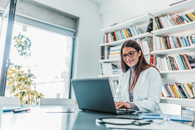 Koronavírus: a Profession.hu-n ingyen lehet hirdetést feladni az egészségügyi állásokra