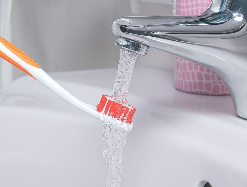 fogkefe benedvesít hiba