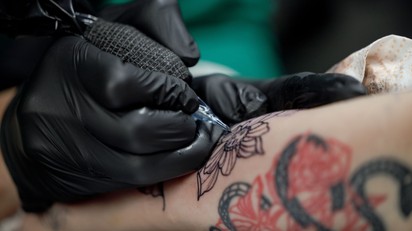 Tetoválás és immunrendszer: ez történik valójában a bőre alatt - az immunrendszere is megérzi című cikk nyitóképe