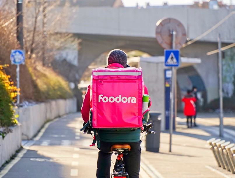 nemzetgazdasági miniszter ételfutár kormányhivatal