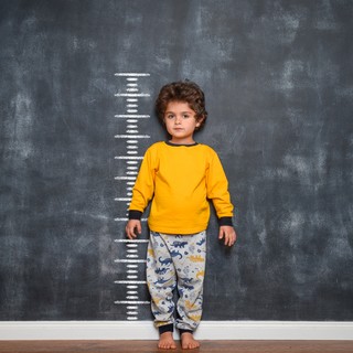 Alacsony növés: tünetek, vizsgálatok és kezelési lehetőségek című cikk nyitóképe