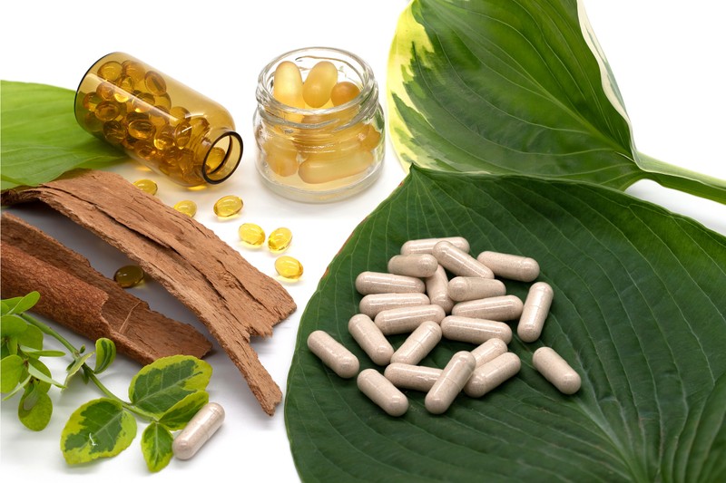 Milliók szedik ezt a 6 étrendkiegészítőt, pedig májkárosodást okozhatnak