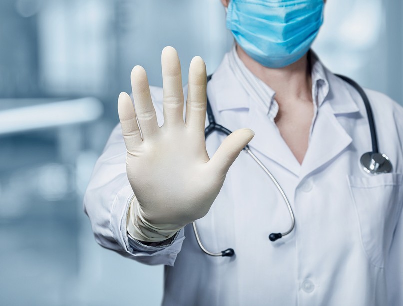 Teljeskörű látogatási tilalom a Klinikai Központban