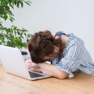 Őszi fáradtság: több állhat mögötte, mint a hétköznapokhoz való visszaszokás című cikk nyitóképe