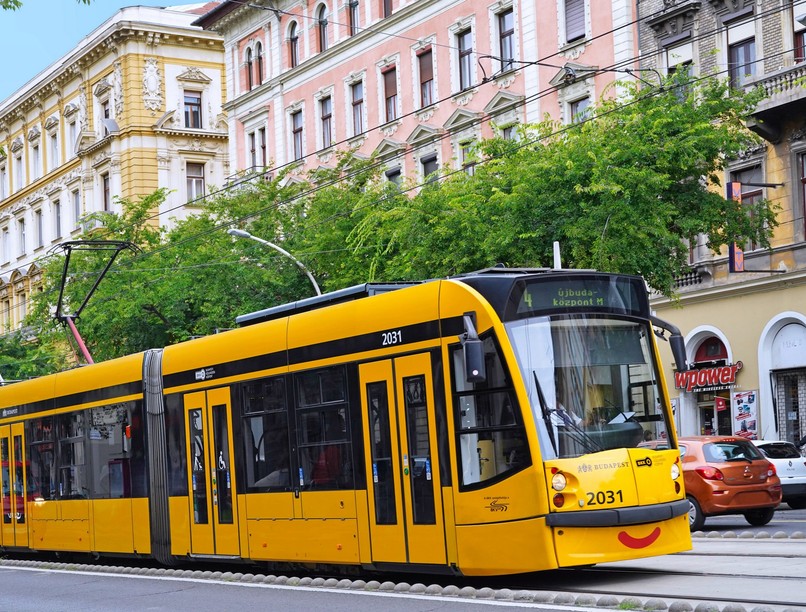 villamos, baleset budapest