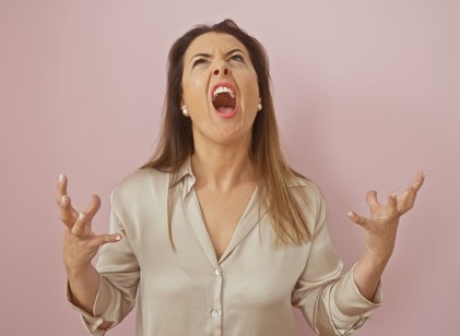 Pillangóölelés, néma kiáltás, tudatos séta – módszerek, melyekkel percek alatt csillapíthatja a stresszt  című cikk nyitóképe