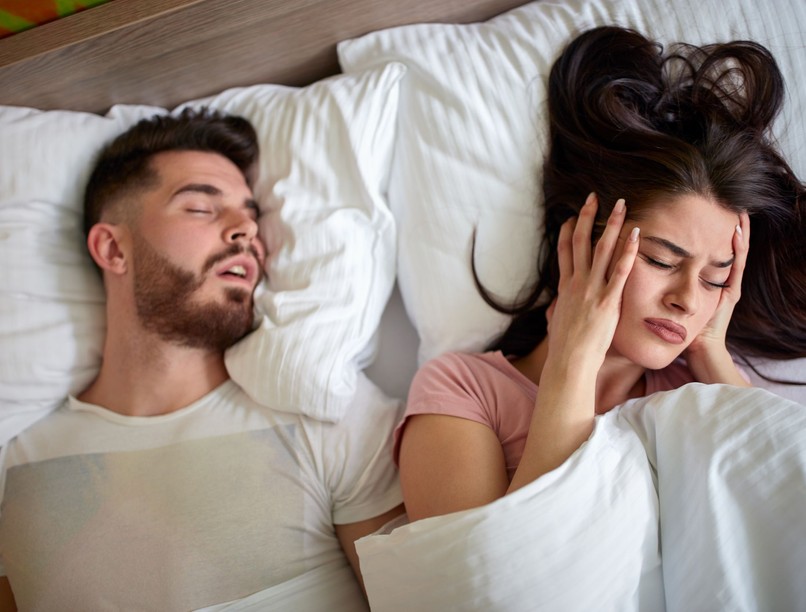 Nyelvtorna, toroktorna horkolás ellen alvászavar, alvási apnoé