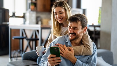 Az alacsony önértékelés impulzív vásárláshoz vezethet című cikk nyitóképe