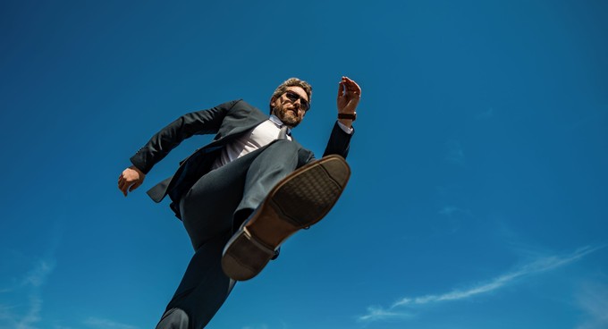 Mindenki sétálni jár, pedig 60 év felett van egy jobb módja is a lábak erősítésének című cikk nyitóképe