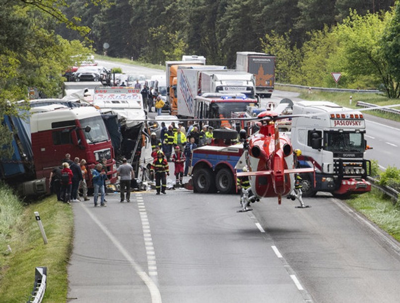 szlovákia, buszbaleset, halál