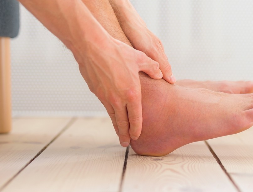 ödéma, felpüffedt láb oka májelégtelenség szívelégtelenség tüntete