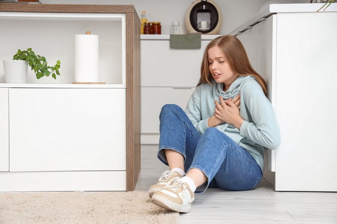 Szorong, gyomorgörcse van, ha emberek közé kell mennie? Ezek a szociális szorongás tünetei című cikk nyitóképe