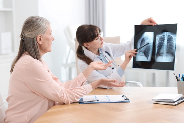 Egy napon belül diagnosztizálták és gyógyították meg a tüdőrákból az idős asszonyt