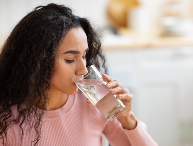 vízfogyasztás székrekedés IBS hidratáció folyadék
