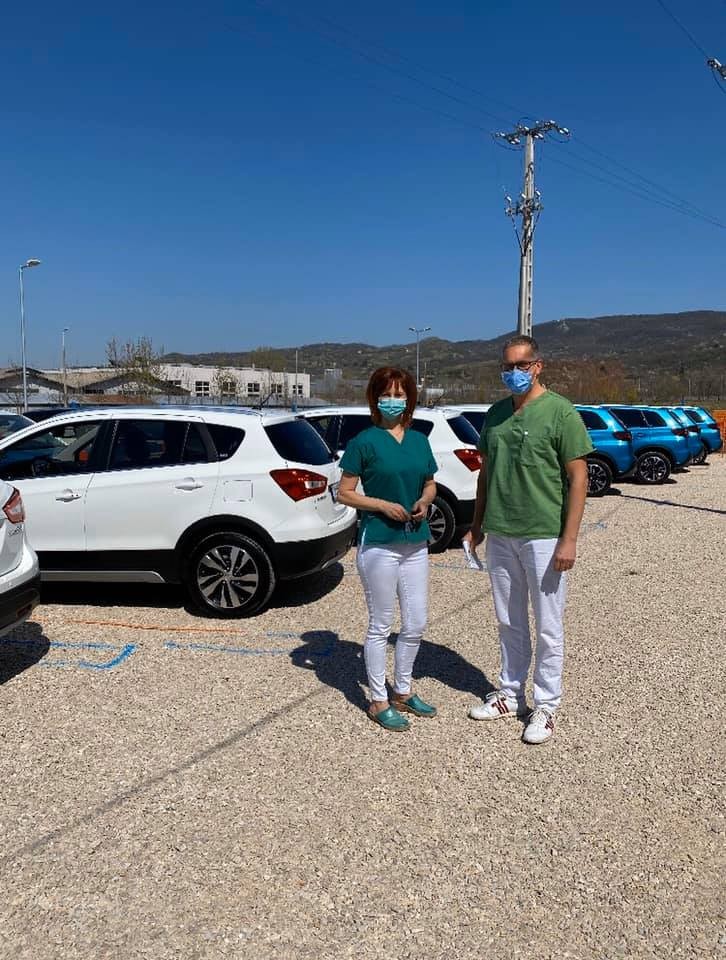 Autókkal segíti a Suzuki az esztergomi kórházat