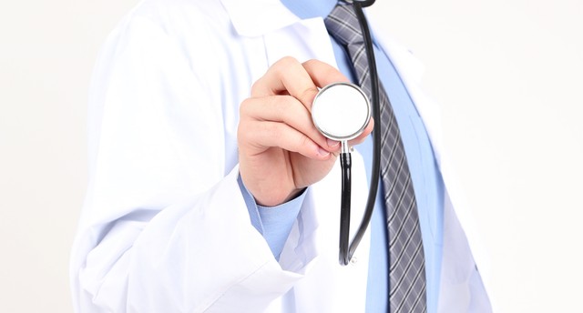 Viták az egészségügyben: mutatjuk, ki mellett áll az emberek többsége