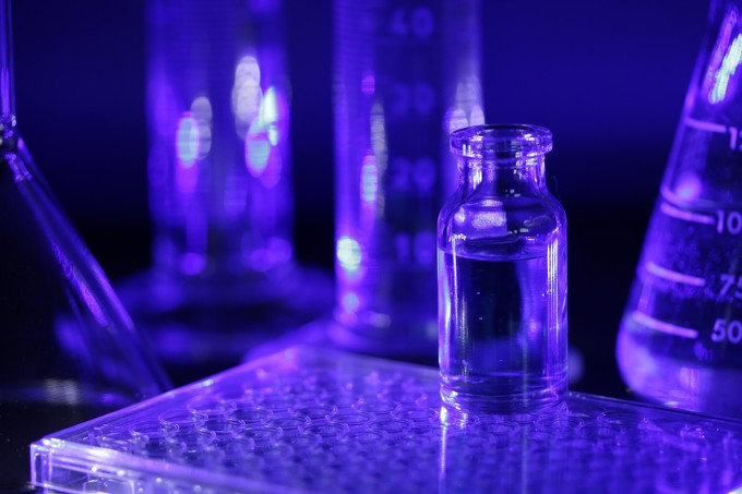 Különleges UV-fény segítheti a gyógyszerkutatást című cikk nyitóképe