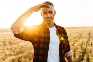 Megnagyobbodott mellek a férfiaknál - ez az állapot is okozhatja