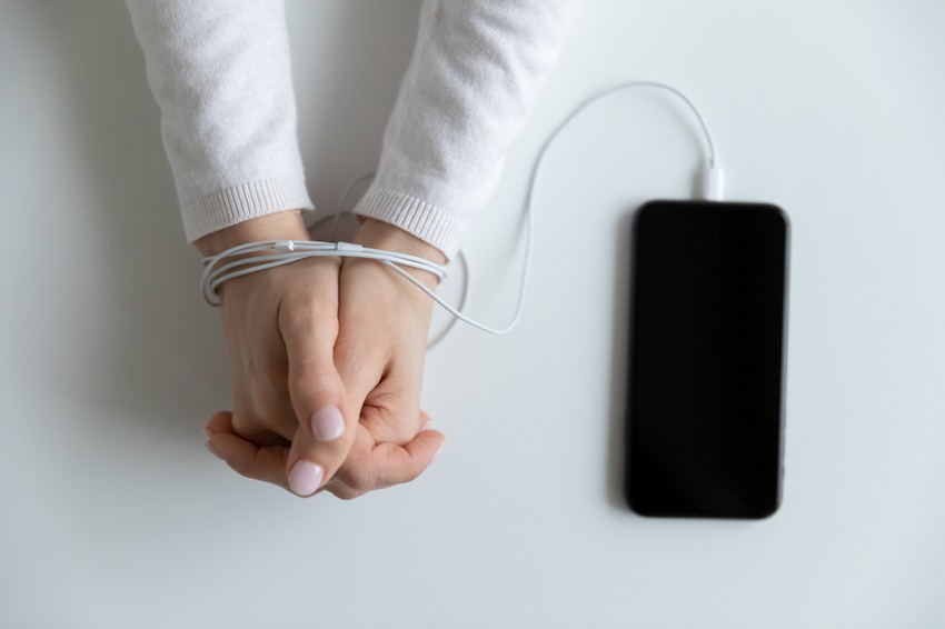 Egy rakat amerikai állam vezetése perli be a Metát és a hozzá tartozó Instagramot, mert közvetlenül hozzájárulhatnak a fiatalok mentális egészségének károsodásához.