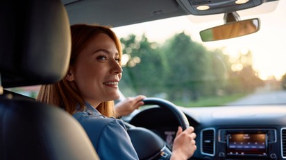 A pszichológia szerint ezért halkítják le sokan a zenét parkoláskor  című cikk nyitóképe