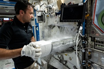 Milyen kísérleteket végzett el pontosan Kapu Tibor az űrben?