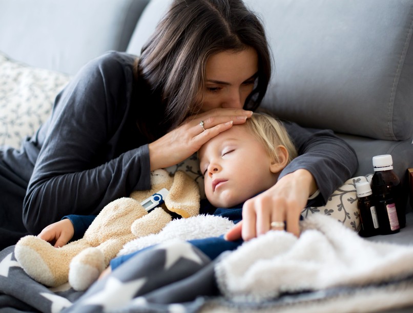 nátha, kanyaró Koplik-foltok kiütések antibiotikum